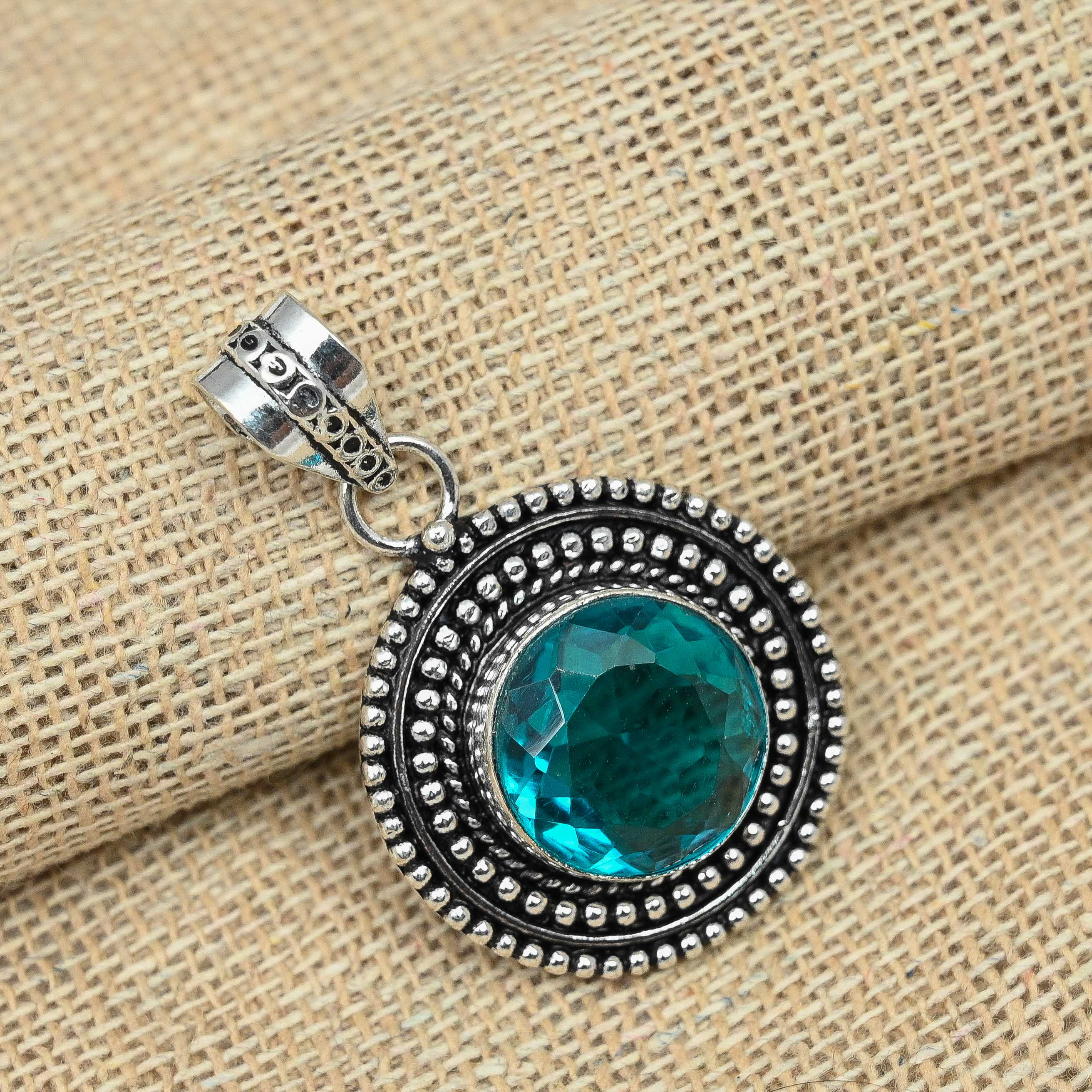 

Индиколитовый турмалин 925 Твердый стерлинговый серебристый кулон ручной работы с драгоценным камнем для нее 1.65 Inches синий