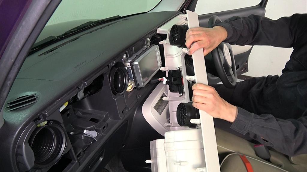 Cocoa L675S Maintenance DVD, Interior and Exterior Removal, 4-Piece Tool Set, Daihatsu Little Monster Compatible, Smartphone Bonus Included, C222