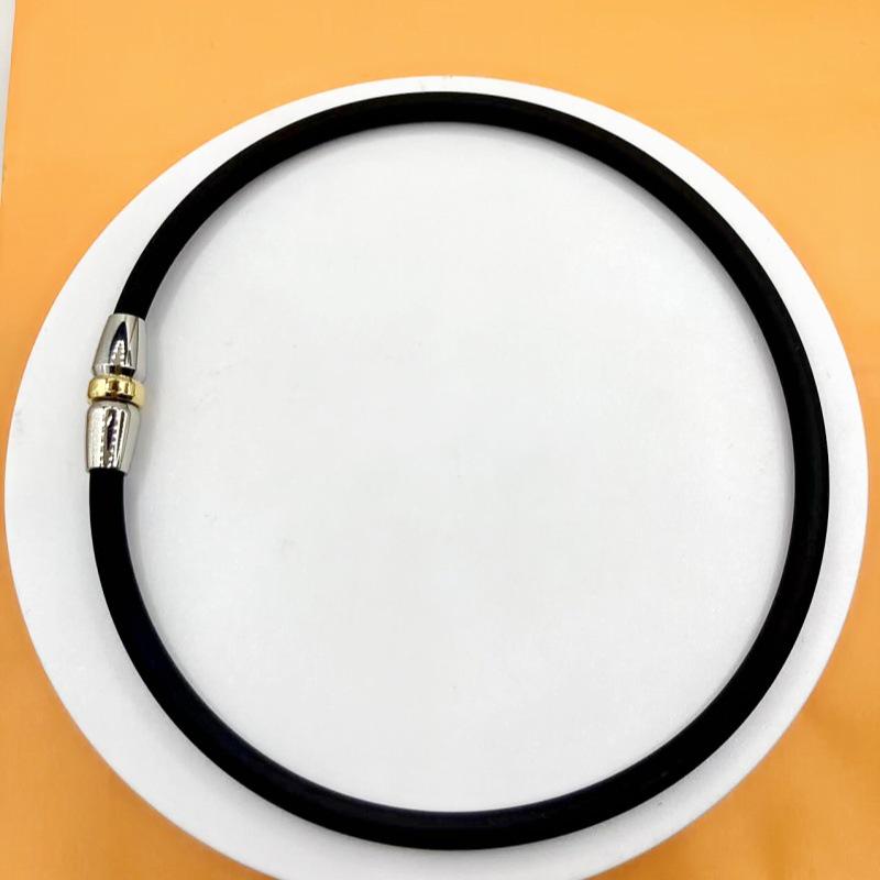 Versatile Non-Magnetic Buckle Silicone Sports Choker with Gold Titanium Ring and Buddha Amulet