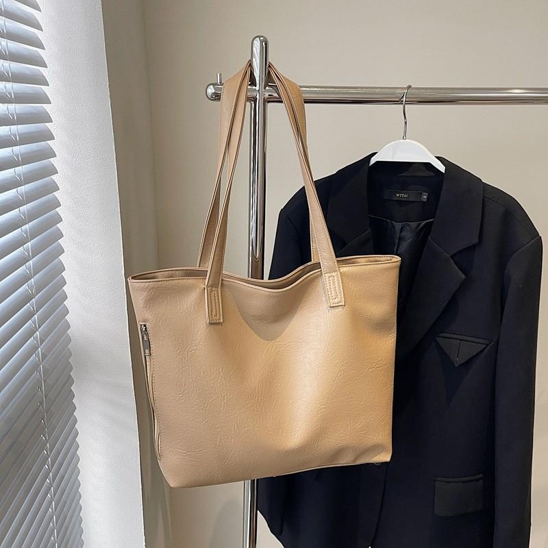 

Elegant Black White Brown And Khaki Tote Bag Unique Small Niche Design Soft Pu Fashion Handbag хакі