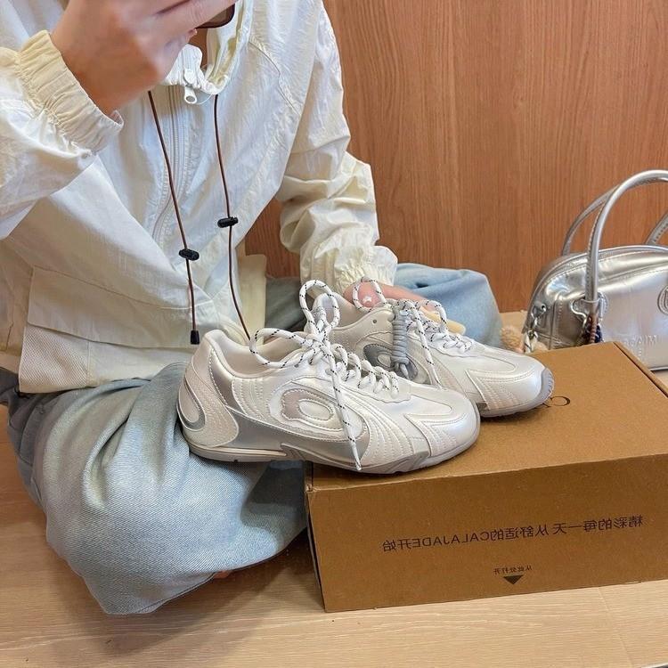 Nischen-Retro-Trainingsschuhe aus Deutschland für Damen, Herbst 2025, neue modische, vielseitige Sport- und Freizeitschuhe, leichte Schnürschuhe in Weiß