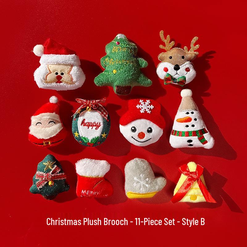Women’s Cute Christmas Plush Doll Brooch - Festive Pin for Sweaters, Scarves, or Bags