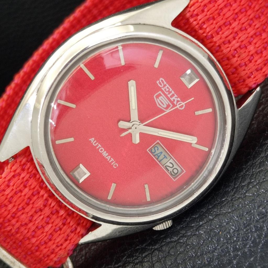 

JAPAN VINTAGE SEIKO 5 AUTOMATIC 7009A MENS RED COLOR DIAL WATCH a701220-5 R206a-a701220