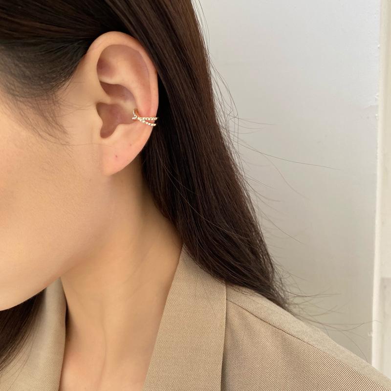 LATS Simple Punk Chain Ear Cuff for Women Clip on Earrings Gold Ear Cuff Non-Piercing Earring Trendy Jewelry Gift