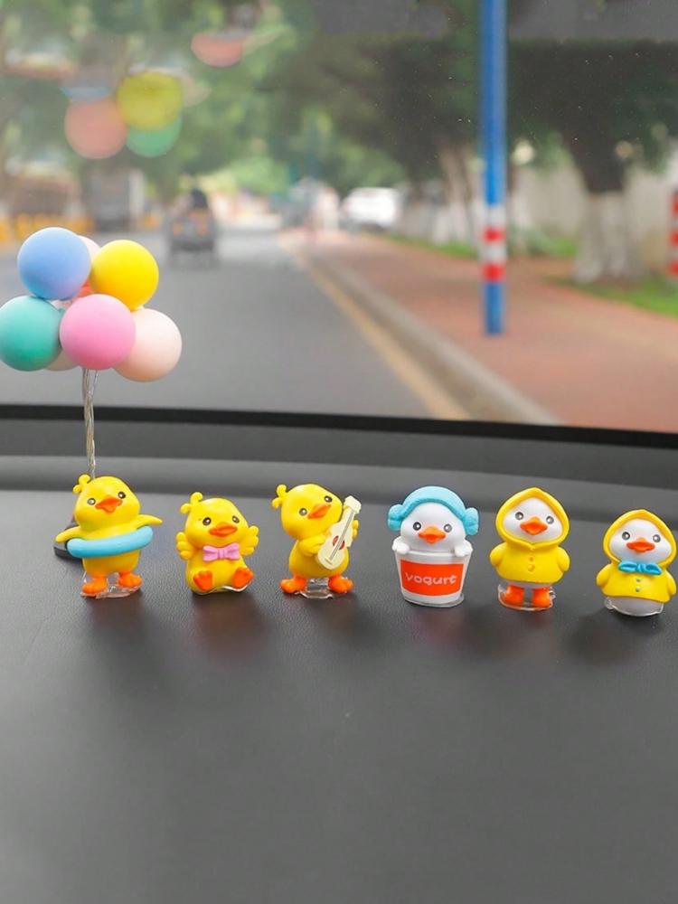 6-piece Set of Cute Duck Car Ornaments, Dashboard Decoration, Center Console Display Screen, Car Decoration, Creative and Cute