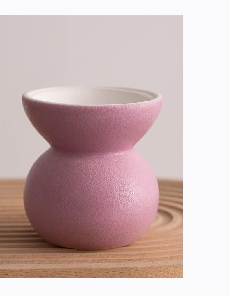 Ceramic Candlestick for Romantic Candlelit Dinners and Aromatherapy, Small Candle Holder for Holiday Atmosphere.