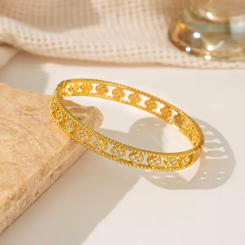 2026 Vierblättriges Kleeblatt Armband Damen Hohl Design High-End Blumenarmband Voll mit Diamanten Kaleidoskop Armband Vielseitiger Schmuck