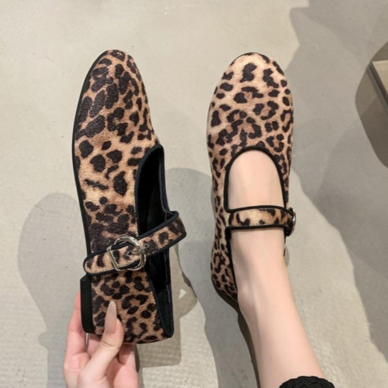 Fashion 2025 Autumn New Flats Women Soft Shoes Designer Leopard Shallow Woman Shoes Fashion Casual Sneaker Comfortable Chaussures Femme