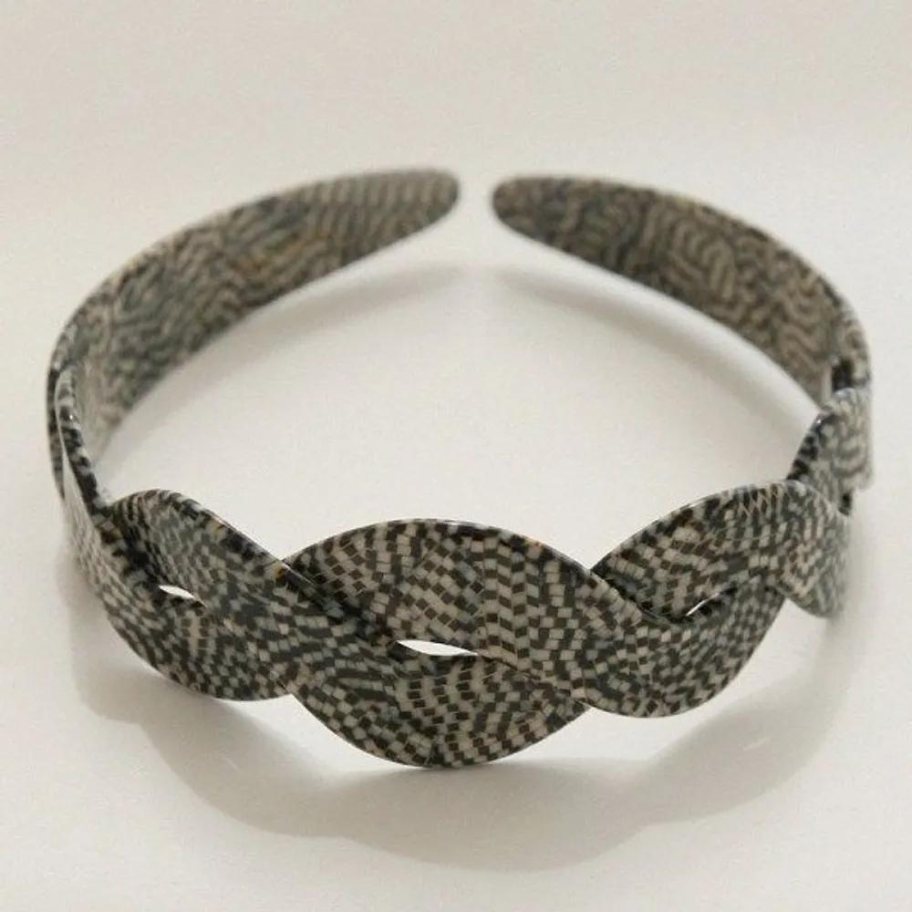 bydaisy Mother-of-Pearl Wide Twisted Hairband Bh0944