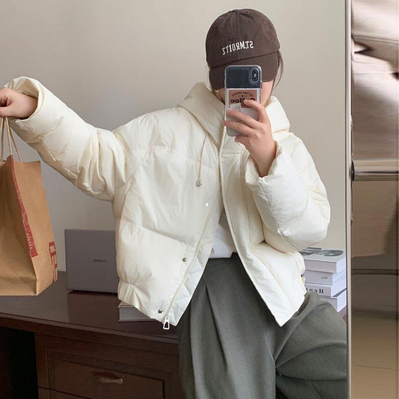 Winter neue kurze Kapuzen-Daunenjacke für Damen und kleine Schülerinnen lockere verdickte Brotjacke weiße Entendaunenjacke trendig