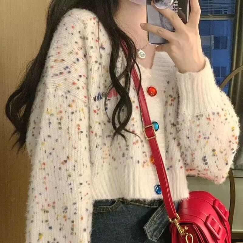 Dámský krátký svetr Vyšívaný pletený kardigan Jarní a podzimní Korejská edice Měkký lepkavý krátký svetr