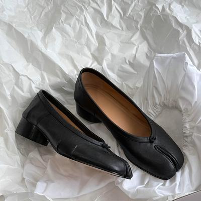 Fashion Spring Summer Microfiber Leather Split Toe Women Pumps Fashion Pleated Designer Low Heeled Tabi Soft Soles Loafers Casual Shoes