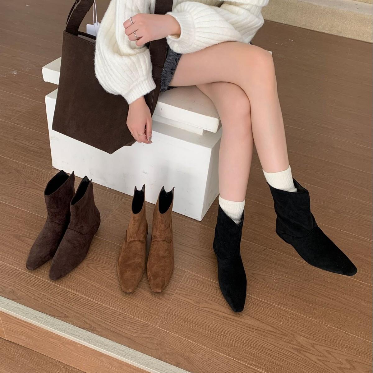 

2025 осень и зима новая квадратная голова замша тонкий низкий голенище Мартин модные короткие толстый каблук модные короткие ботинки 39 коричневый