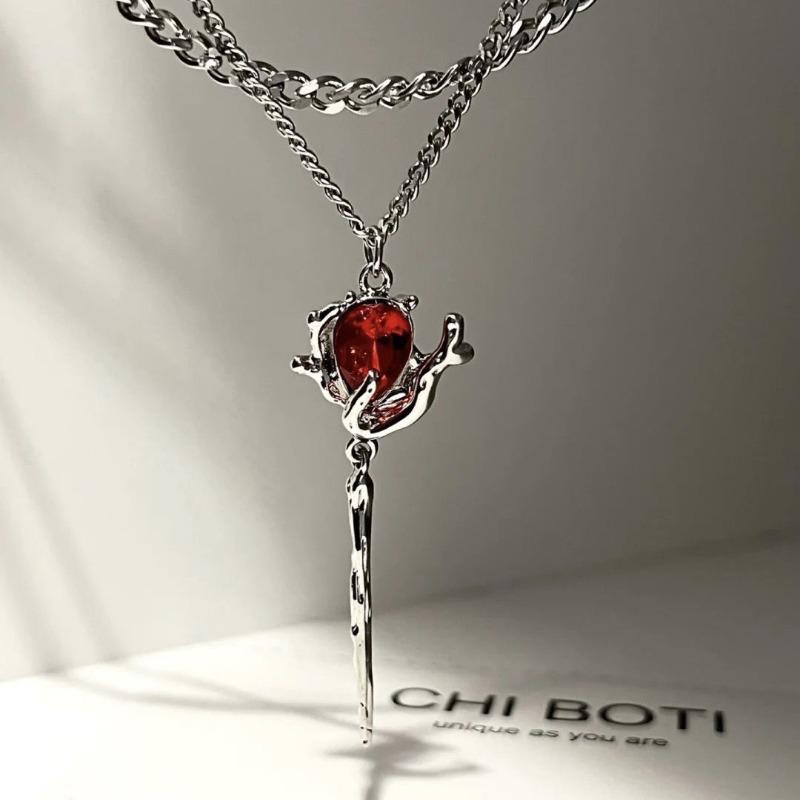 

Rose necklace female, niche temperament sweet and cool dark trendy models for girls