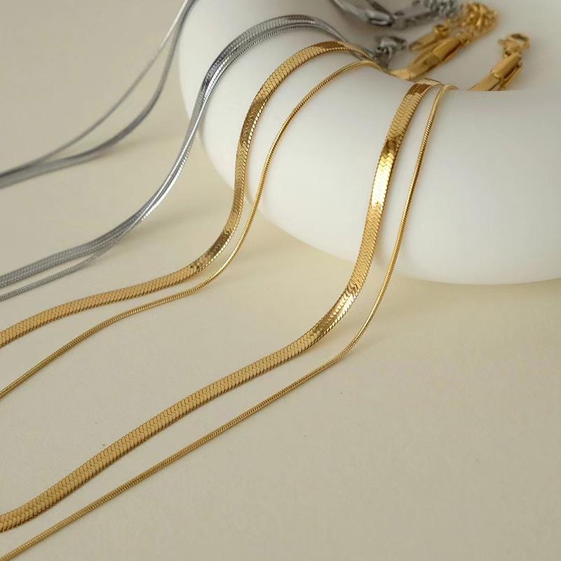 Trendy Double-Layer Snake & Blade Chain Necklace for Women