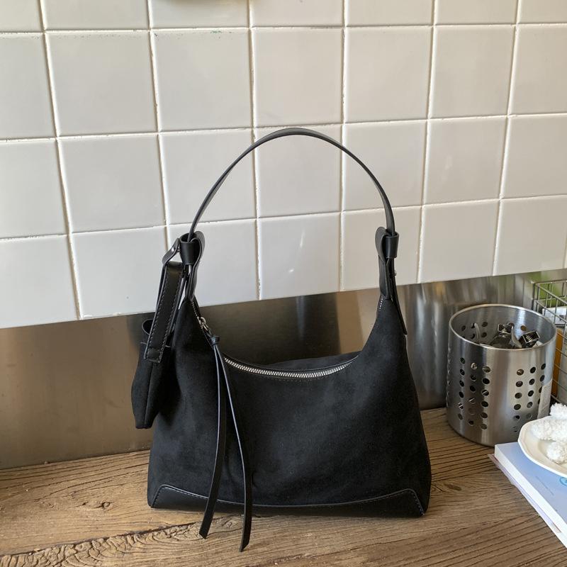 2025 autumn and winter new high-end versatile shoulder messenger bag lazy wind large capacity dumpling bag women's bag tote bag