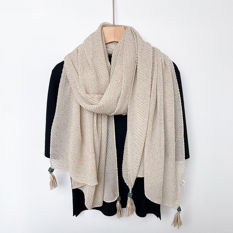 Literarischer Stil Retro High-End Schlichter Einfarbiger Schal Japanischer und Koreanischer Damen Kreative Mode Plissierter Dünner Schal Hängende Fransen
