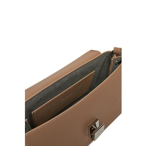 Bag Calvin Klein Calvin Klein Ck Plaque Medium Shoulder Bag K60K612783 Brown