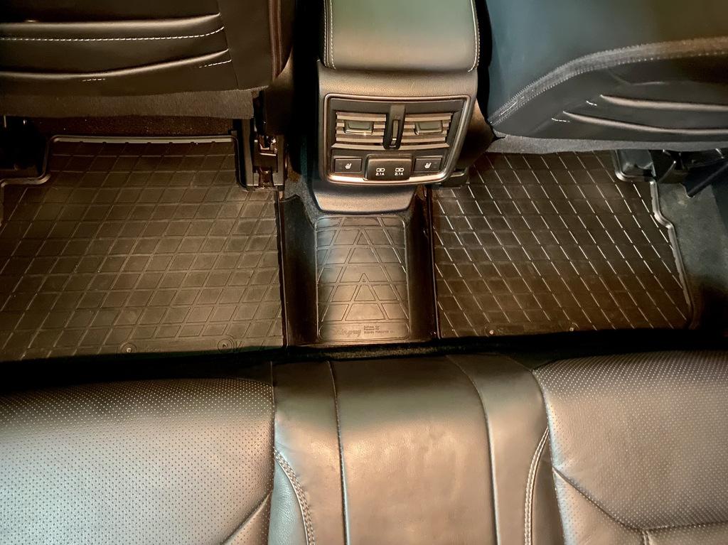 

Rear jumper mat (Stingray Premium) for Subaru Forester 2018-2024