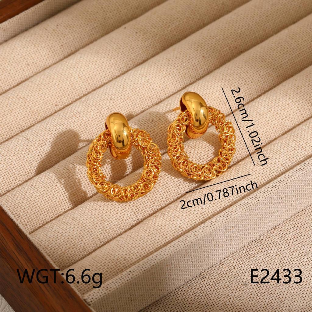 Gold C-Shaped Round Hoop Earrings with Bright Surface, French Light Luxury, High-End Stainless Steel