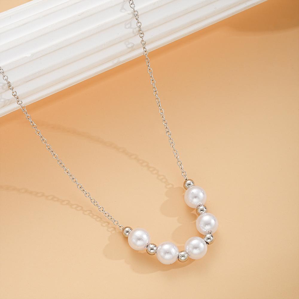 New Ins Wind Pearl Necklace Women's Fashion High Design Sense Versatile Collarbone Chain Love Pendant Internet Celebrity Pearl