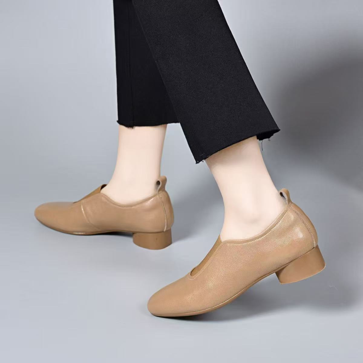 

Женская обувь одинарная с квадратным носком, весенняя, на резинке, на низком каблуке, простая, темпераментная, с глубоким вырезом 39 хаки