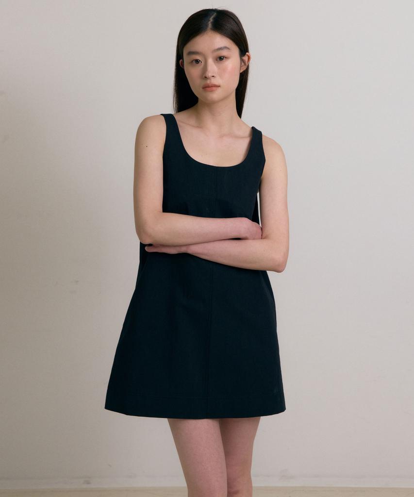 38 Come On Common Minimal Dress (Black)