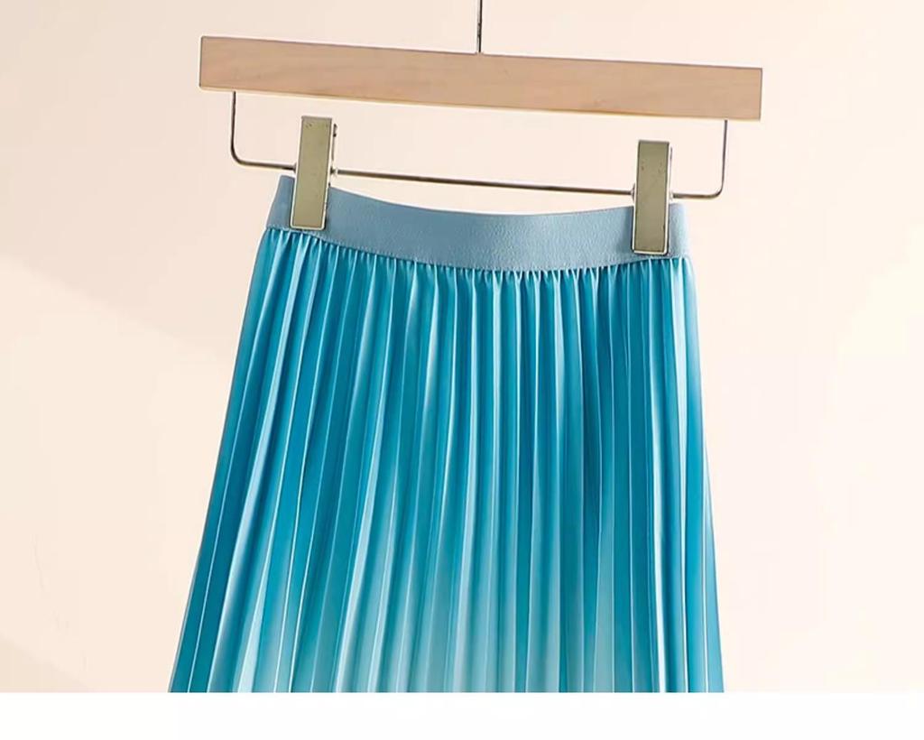 Women's Gradient Pleated Midi Skirt: Classic A-Line Slimming Design for Spring & Summer