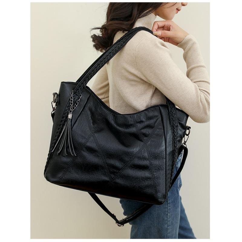 Women's Large Capacity Portable Shoulder Bag