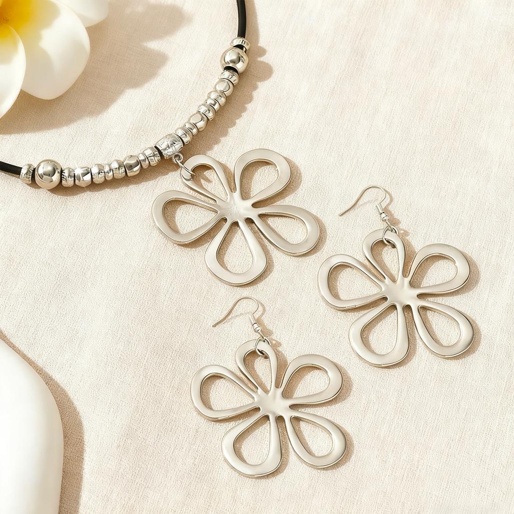 1 Set of Hot-Selling Black Rope Geometric Hollow Flower Pendant Necklace and Hollow Flower Earrings Jewelry Set