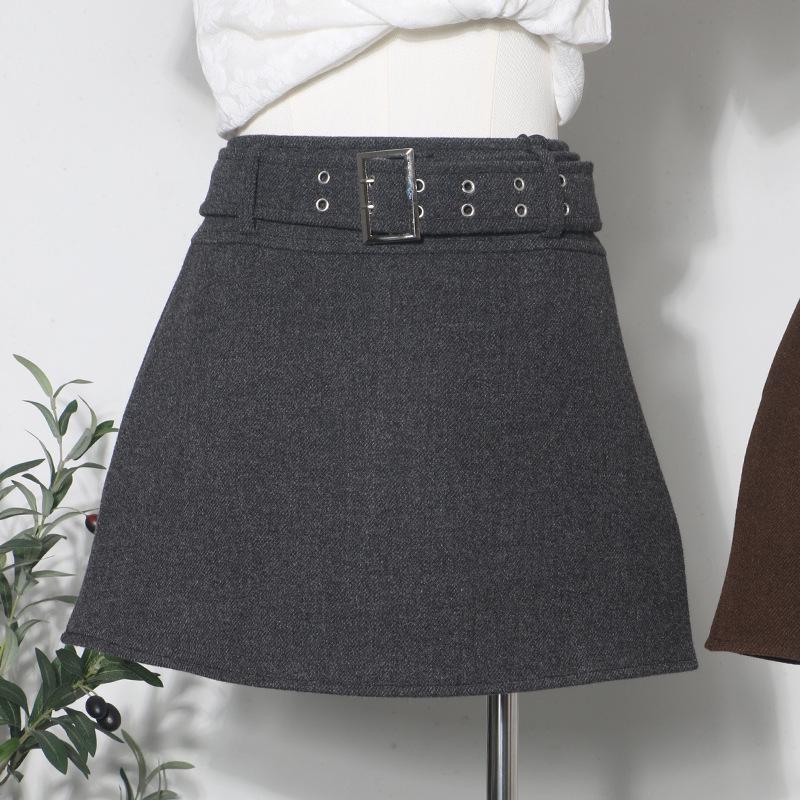 Women's High Waist Plaid Wool Skirt with Belt - Winter A-line Hip-Hugging Short Skirt