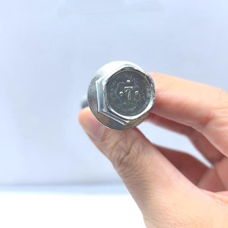 Front differential bracket screw Front suspension screw Flange bolt For Mitsubishi Pajero Montero Outlander Lancer MU140064