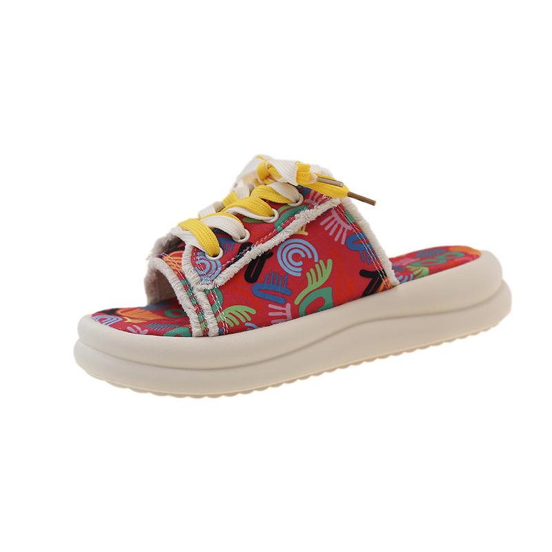 Fashion casual graffiti thick-soled slippers women's summer wear 2025 new niche design stepping on shit beach sandals