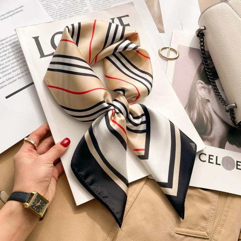 Zhang Ruonan silk scarf women's spring and summer new fashion retro accessories scarf neck high-end small square scarf
