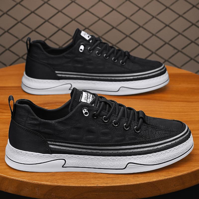 22 New Four-season Low-top Casual Sports Shoes Student Board Shoes