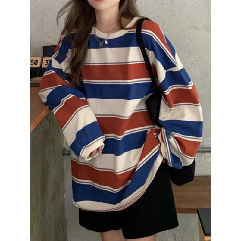 Women's Long-Sleeved T-Shirt