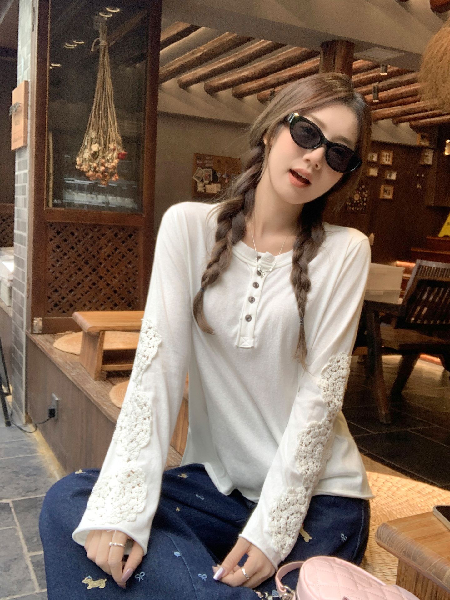 

Lazy Wind Heavy Industry Embroidery Hollow Long Sleeve T-Shirt Women s Early Autumn New Button Loose Design Top S белый