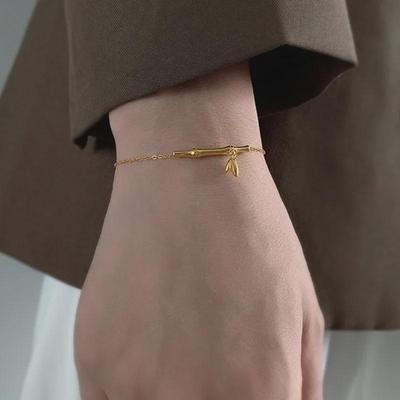 Bracelet en Acier Titane Inspiré du Bambou Coréen - Design de Luxe Niche pour Femmes avec Bijoux Tendance en Or 18K