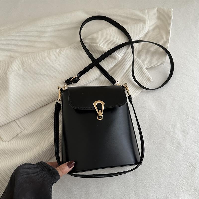 

Fashion value change bag women s solid color shoulder portable solid color mobile phone bag trendy women s mini small bag women s bag