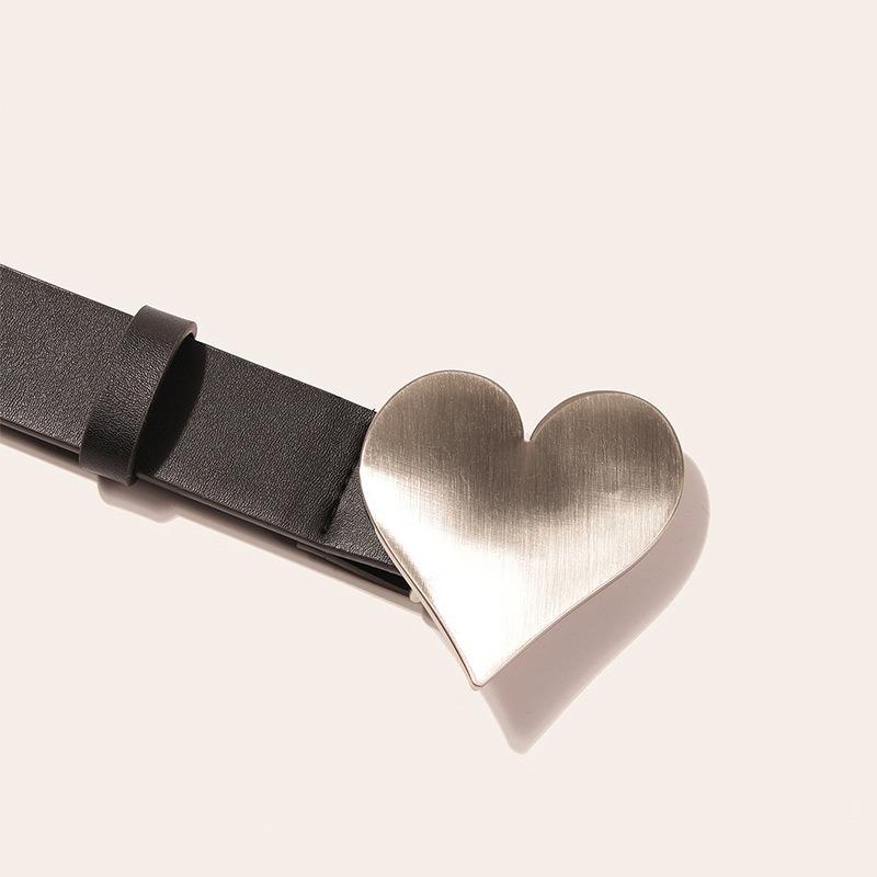 Women's belt trendy women's clothing accessories heart-shaped plate buckle new button head retro versatile cowhide belt versatile belt