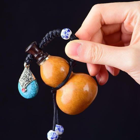 Mini Natural Gourd Water Bottle with Braided Rope Charm Leakproof Portable Gourd Drinking Bottle Vintage Gourd Hanging Decoration Ornament