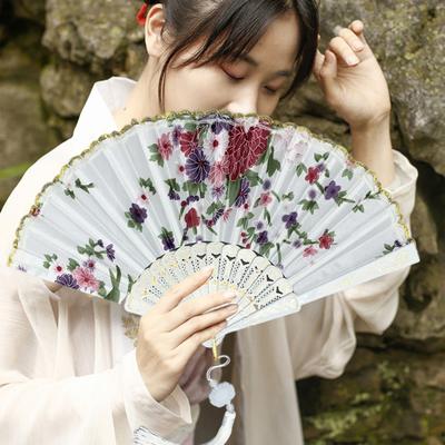 Čínský styl květinový skládací vějíř se střapci Přenosný letní ruční chladicí ventilátor Dekorace Taneční vystoupení Rekvizity Párty Kostým Doplňky
