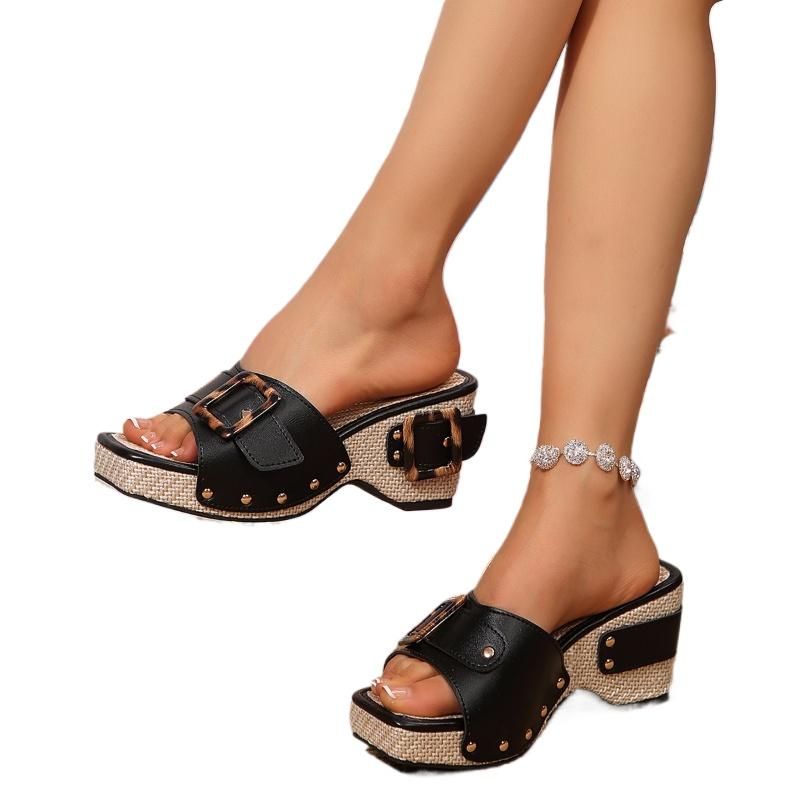 Fashion 2025 Summer Open Toe Women's Slippers New Outdoor Belt Buckle Plus Size Solid Rivet Non-Slip Best Seller Comfortable Heels Women