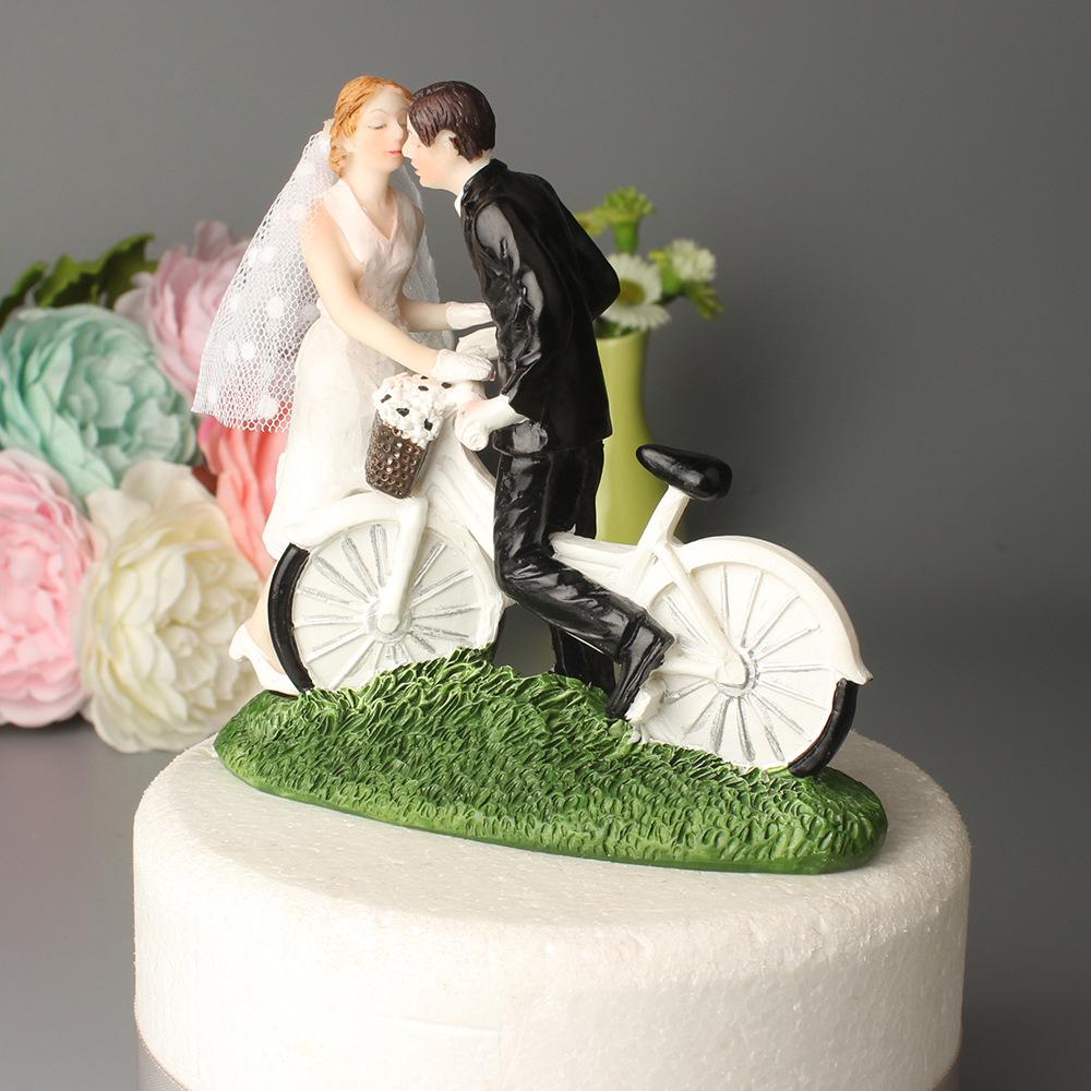 Wedding Bride and Groom Figurines Cake Toppers Resin Doll Ornaments Valentine's Day Engagement Anniversary Wedding Decoration