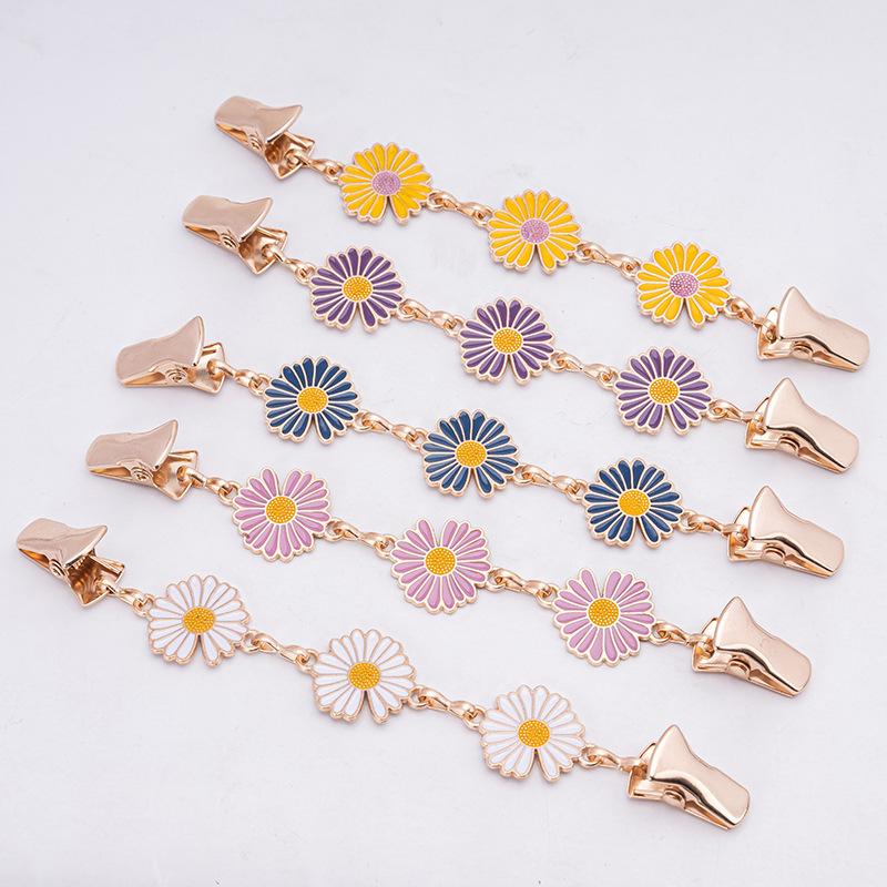 Daisy Flower Cardigan Clips Waist Clip Shirt Dress Sweater Shawl Jacket Brooch Pins Buckle Clip Holder for Women Girls Clothing