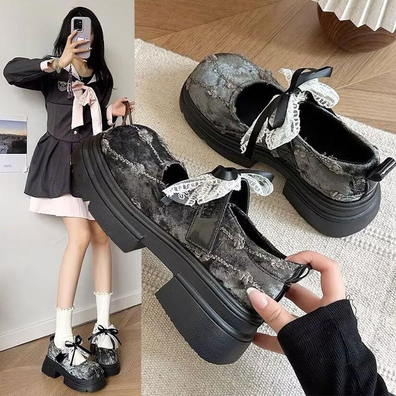 Neue chinesische flache Einzelschuhe Damen neue kleine dicksohlige kleine Lederschuhe großer Kopf Schleife Mary Jane Schuhe