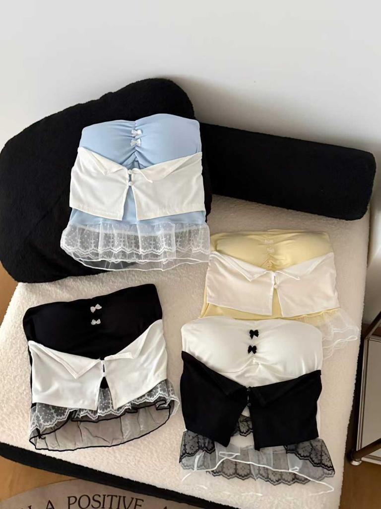 Scharfes Mädchen Ein-Schulter-Spitzenbesetztes Crop-Top mit Brustpolstern & Schleife