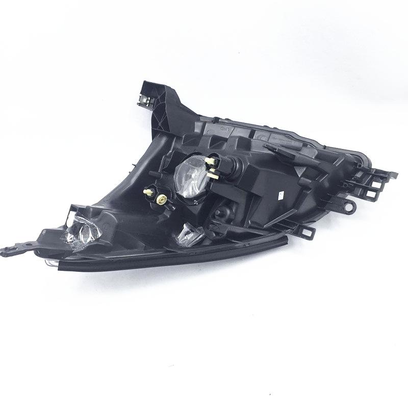 Compatible with 05-12 Livina Headlights: Old Model Front Combination Light Assembly.