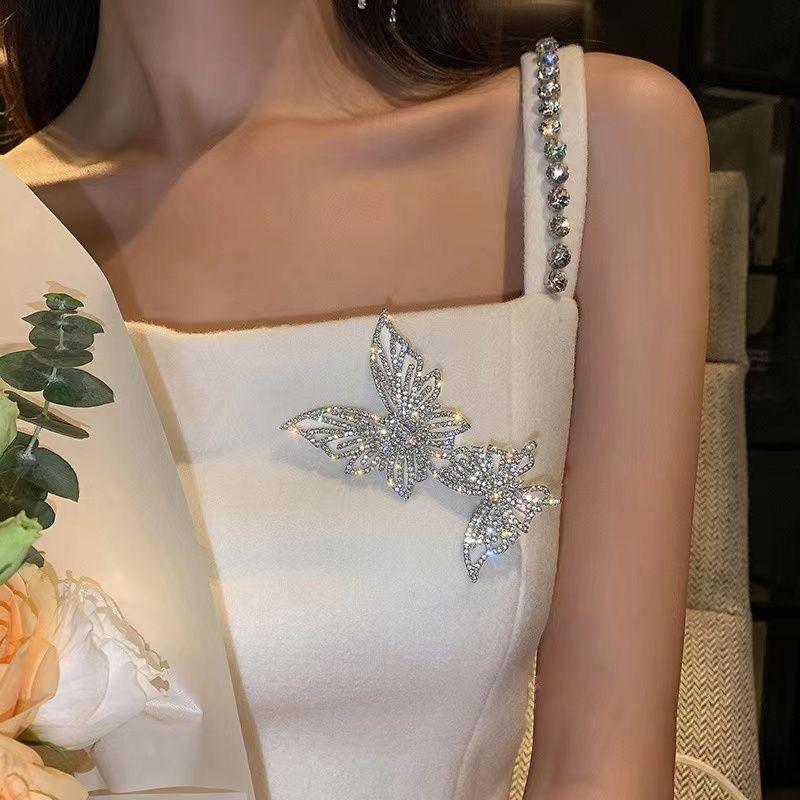 Delicate Rhinestone Butterfly Brooch for Women’s Wedding Fashion and Special Occasion Gift