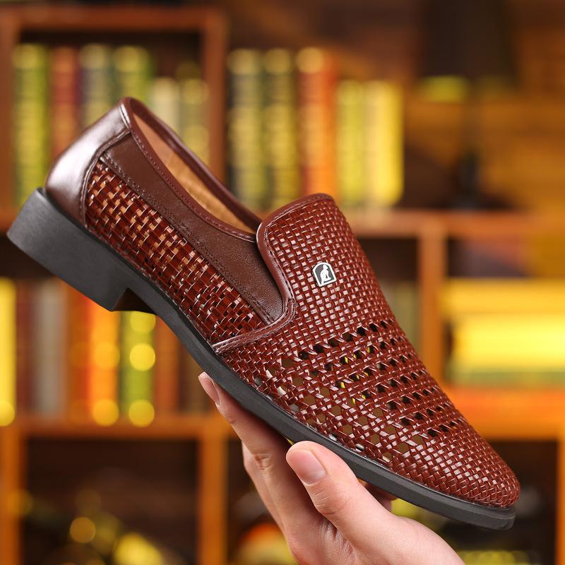 

Summer breathable men s sandals men s hole shoes handwoven business dress leather sandals dad men s shoes leather shoes 37 коричневий
